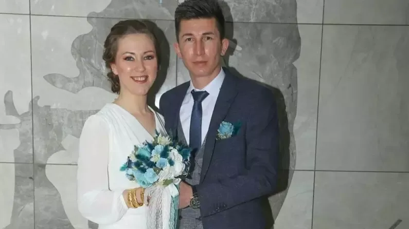 Bayram Ziyaretinde Eşini Öldürüp, Kuzenini Yaraladıktan Sonra Kendini Vurdu
