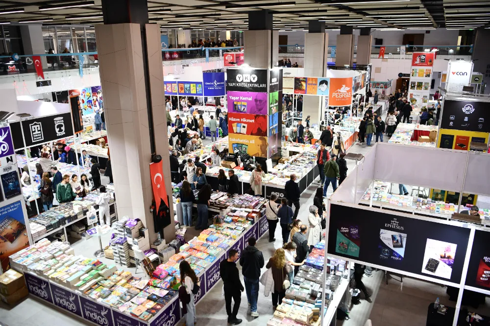 Kitap Fuarı’na ziyaretçi akını