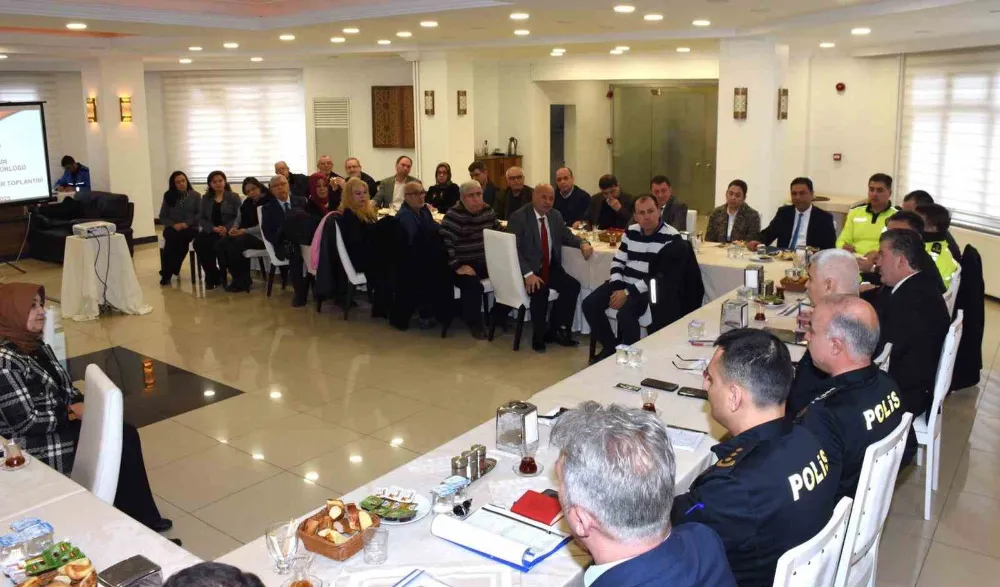 Balıkesir Emniyet Müdürlüğünden muhtarlara ’Huzur’ toplantısı