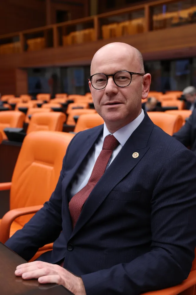 SERKAN SARI AKP’NİN SİBER GÜVENLİK KANUN TEKLİFİNİ ELEŞTİRDİ: “CUMHURBAŞKANININ MEMURUNA 250 BİN TL MAAŞ VERECEKLER”