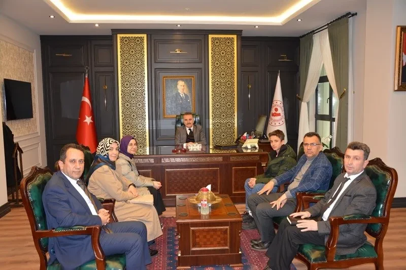 Başarılı hafızlardan Kaymakam Odabaş’a ziyaret