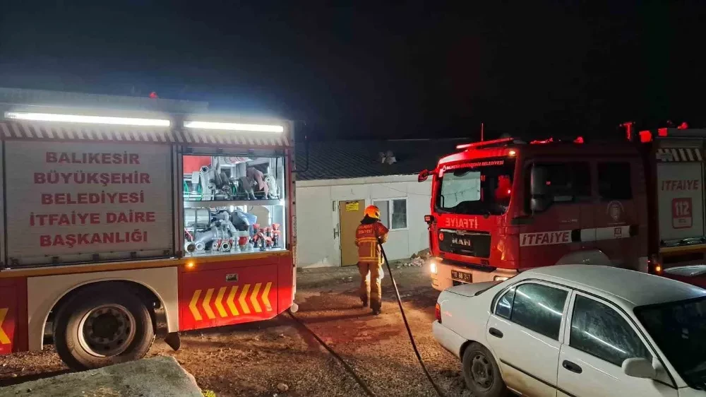 Konut inşaatı yangınında işçiler ölümden döndü