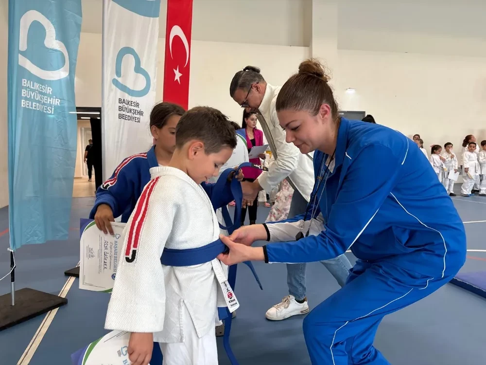 Büyükşehir’in 49 sporcusu judo kuşak sınavını başarıyla geçti