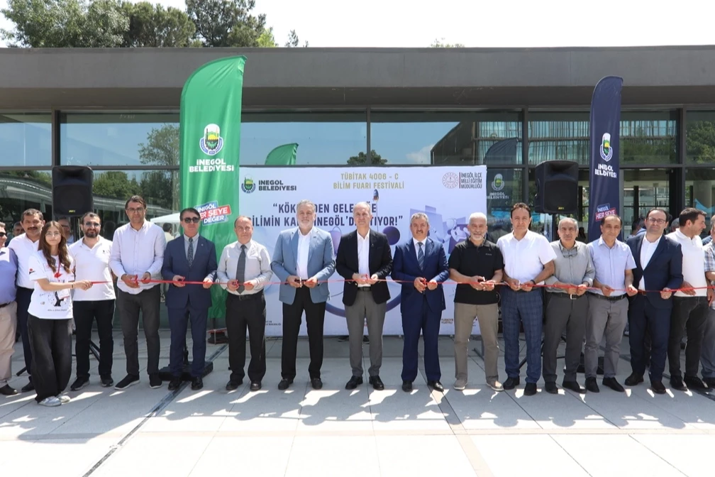 Bursa İnegöl’de Bilim Fuarı Festivali geleceğe ilham veriyor