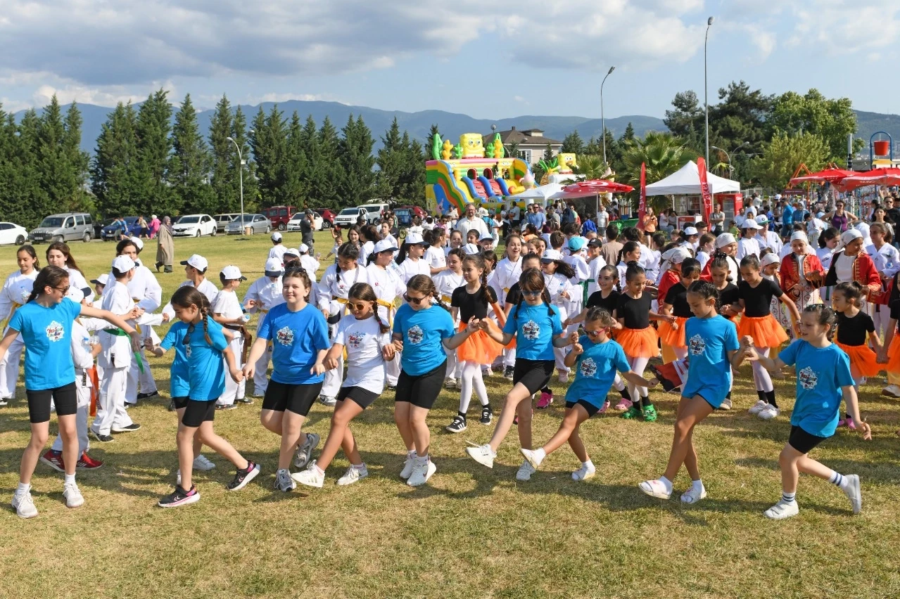 Bursa Osmangazi Belediyesi’nden gençlik ve spor şenliği