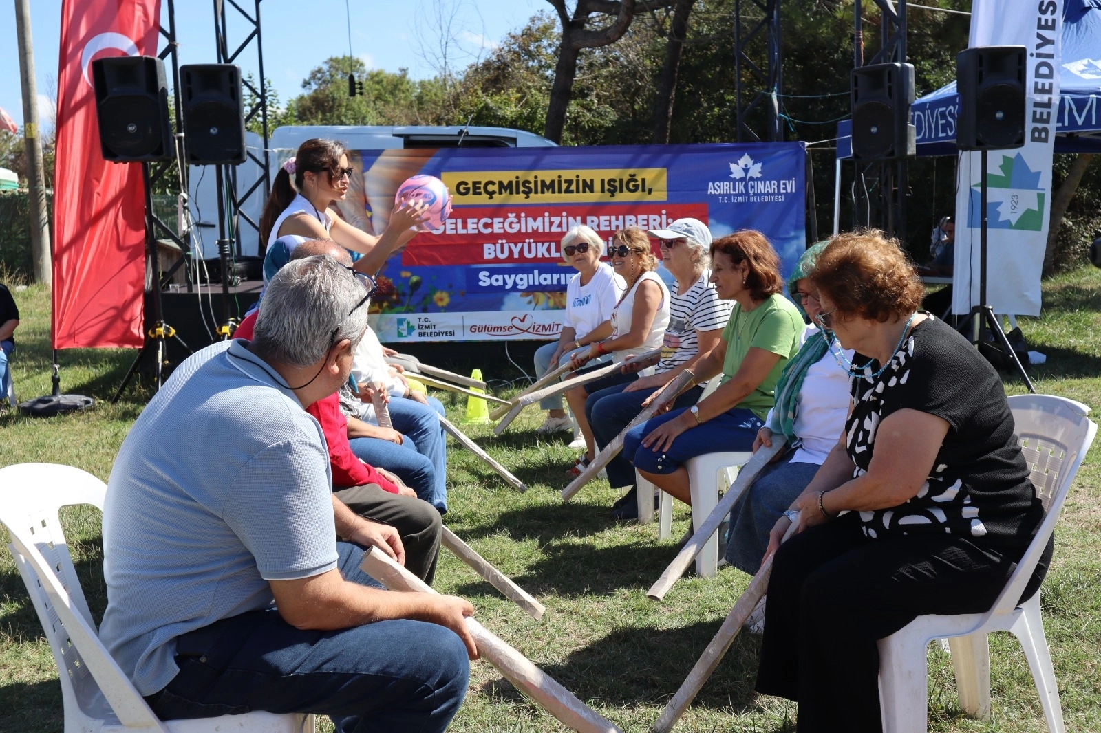 Kocaeli İzmit’te asırlık çınarlar Sarısu’da buluştu